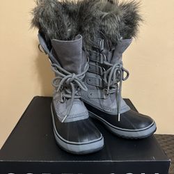 Sorel Joan of Arctic Boots for Women, Size 9 - Quarry/Black. 