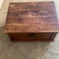 Coffee table storage chest