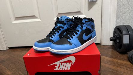 Air Jordan 1 Mid University Back and Blue