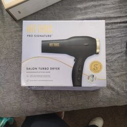 Hot Tools Blowdryer