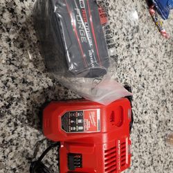 Vendo Batería  12.0 Red Lithium Y Cargador Rápido 200$