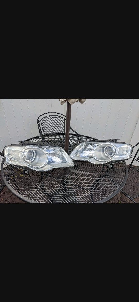 NEW SET 2006-2010 VW Passat Head Lights
