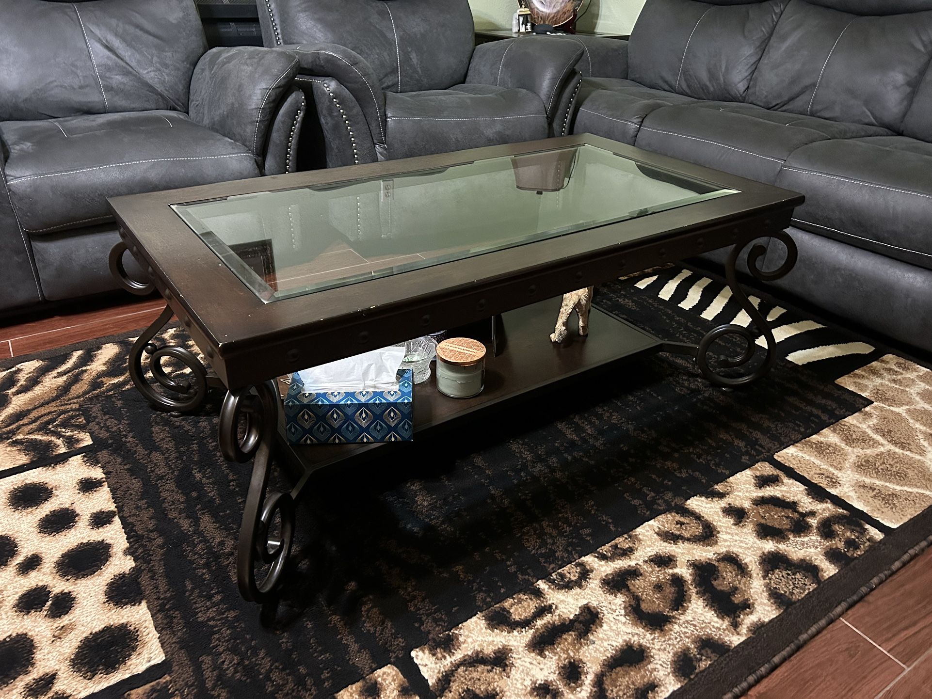 Couches: 3 Piece living Room set with 2 Side tables & Coffee table