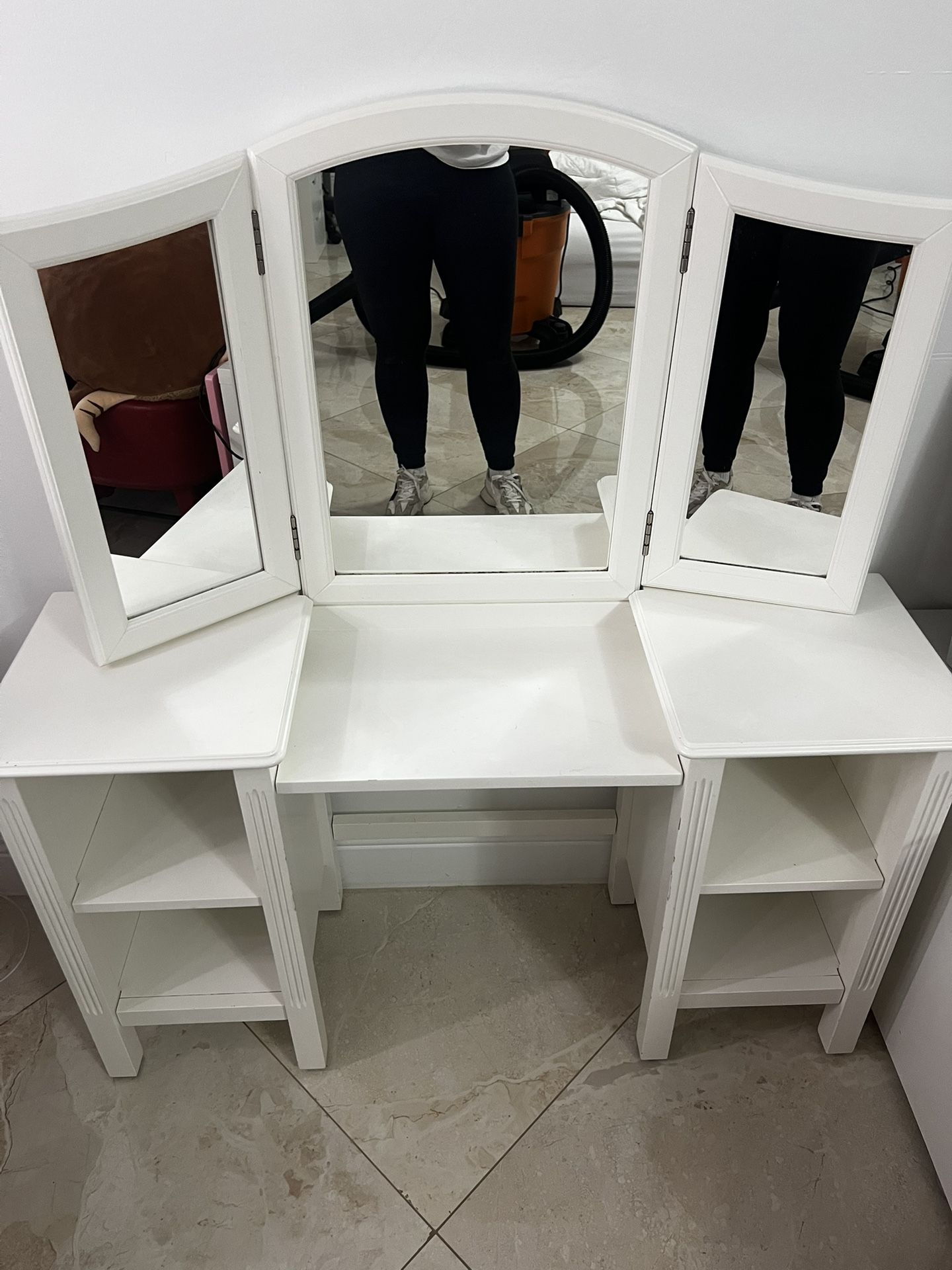 Pottery Barn Vanity Girls