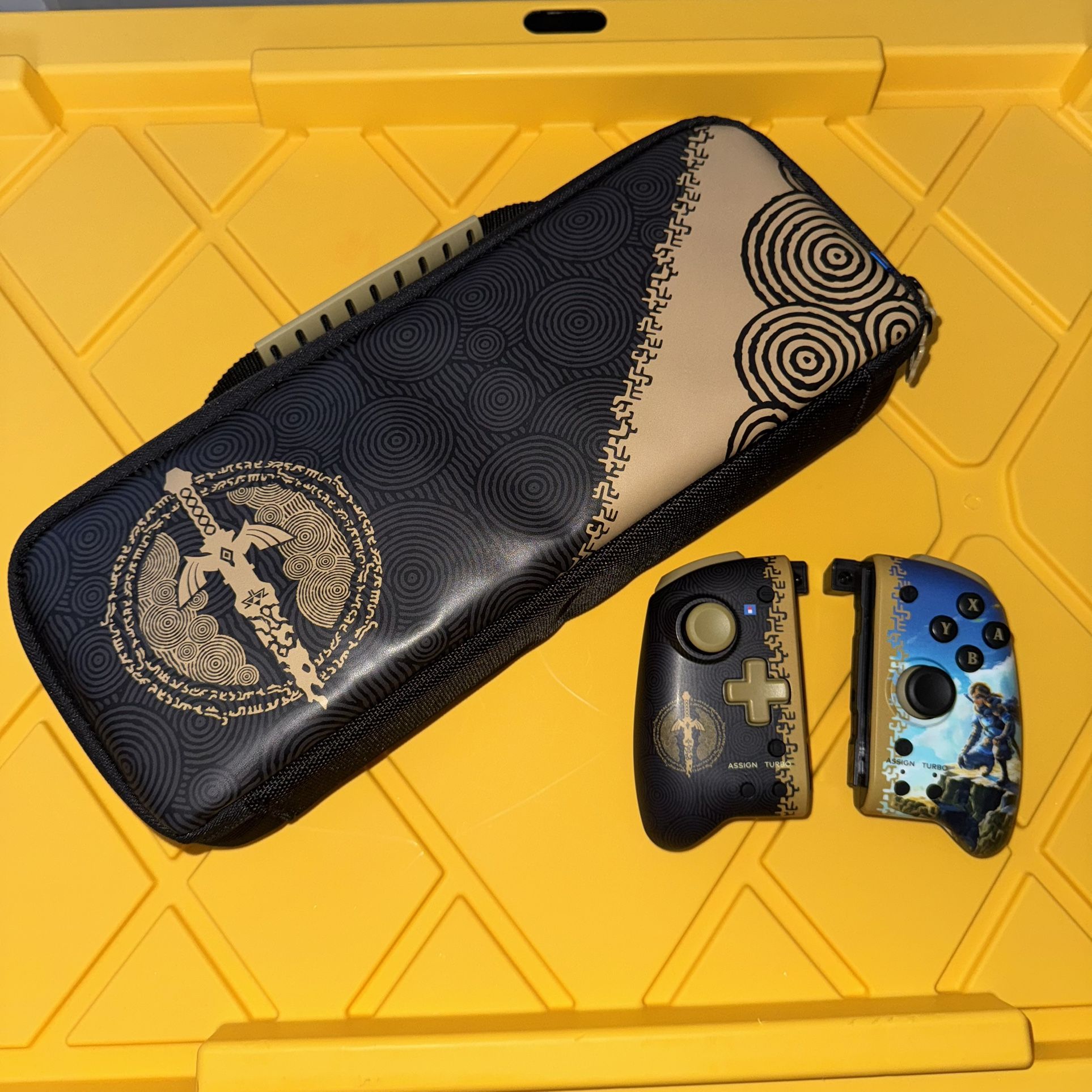 Tears of the Kingdom Split Pad Pro & Cargo Pouch for Nintendo Switch