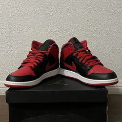 Air Jordan 1 Mid Red 