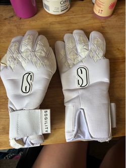 Brand New Size 9 Goalkeeper Gloves - Sogility