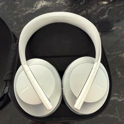 Bose NC 700