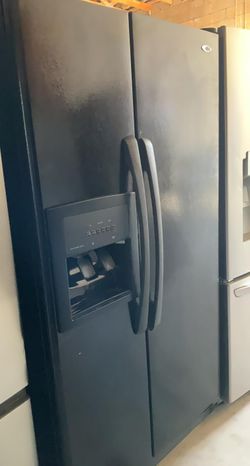 Amana Side By Side Black Refrigerator
