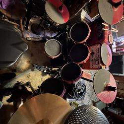 Alesis Nitro Mesh Kit w/new Throne & extras