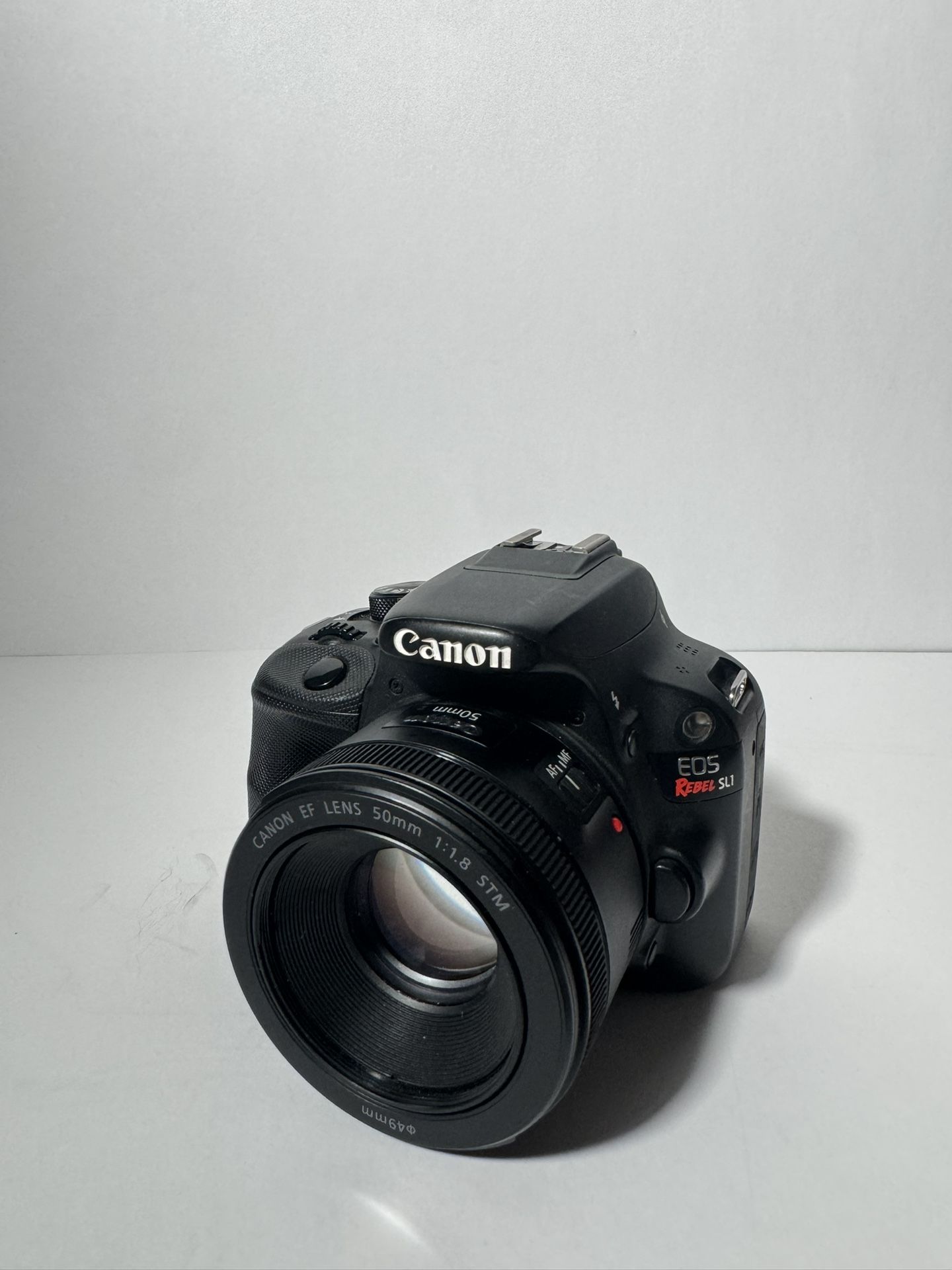 Canon EOS Rebel SL1 with Canon EF 50mm f/1.8 STM Lens