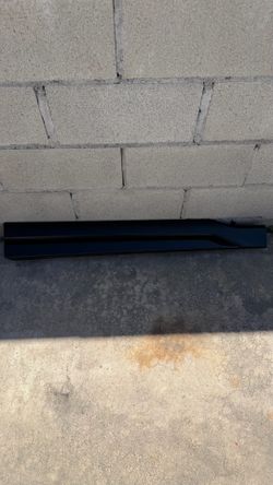 2019-2021 Subaru Forester Exterior Door Lower Molding Passenger Side 91112SJ220 OEM