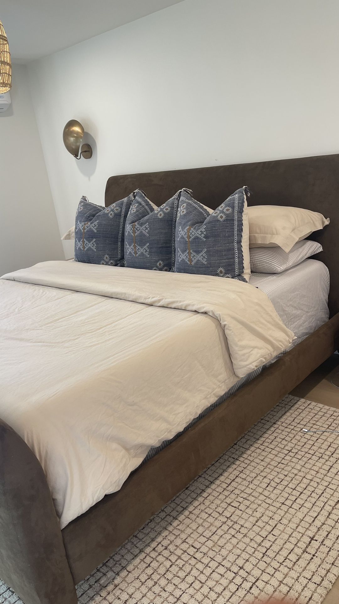 Crate And Barrel Fairmount King Bed