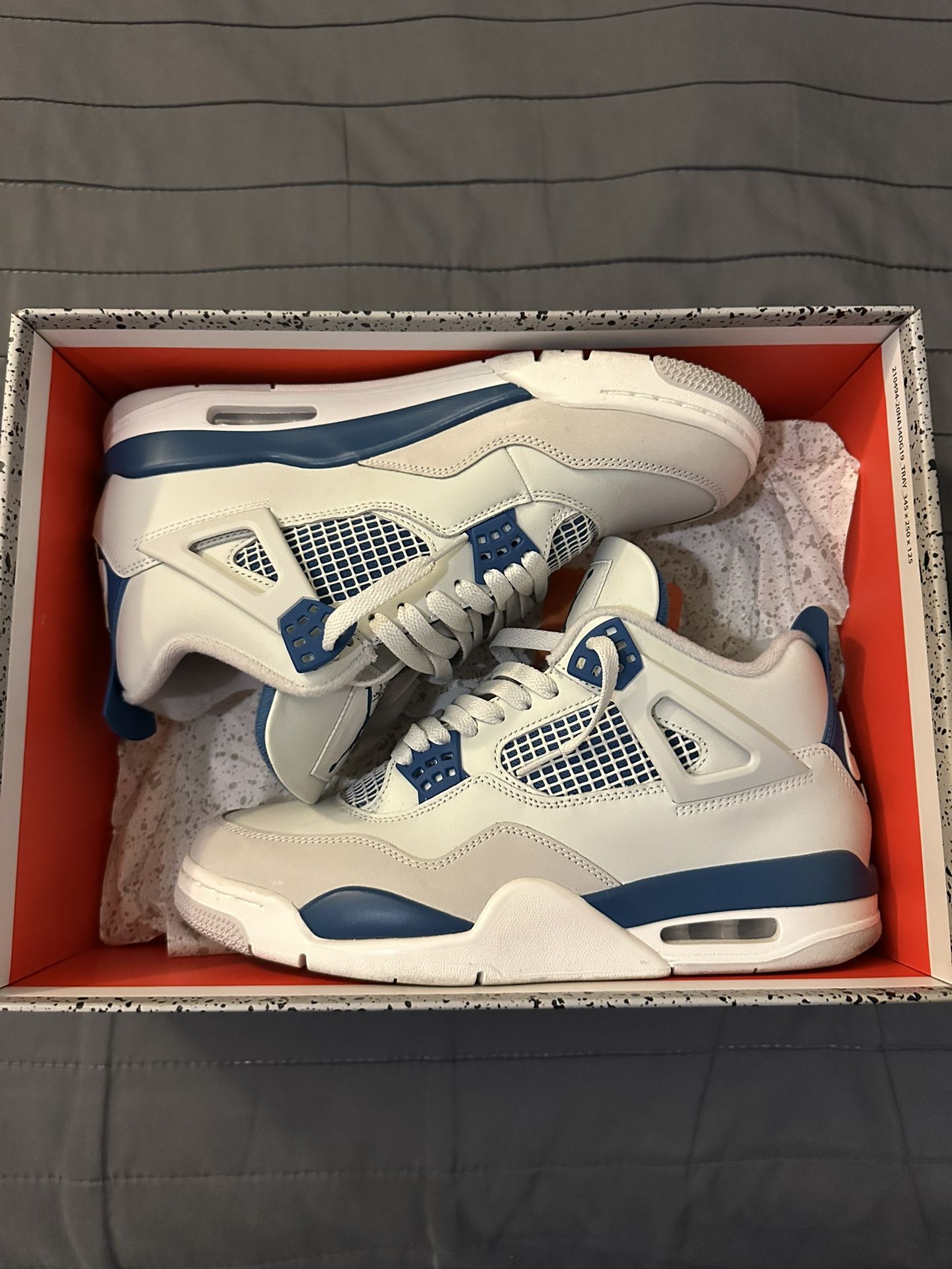 Jordan 4s