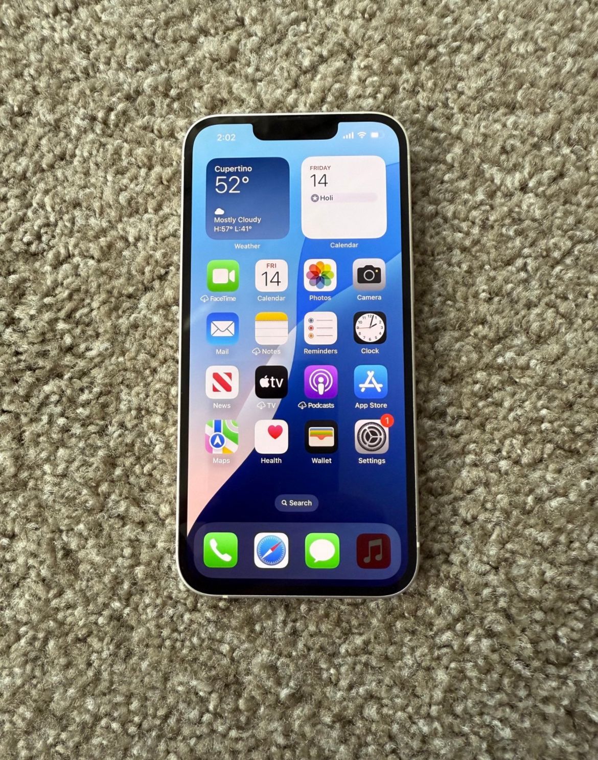 No cracksw little scratch to the metal by speaker taking trades unlocked no sim