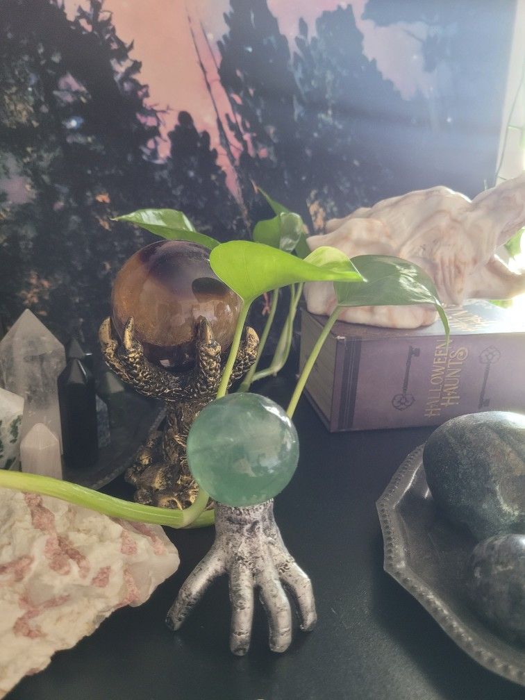 Raw Stones, Carved Points, Carved Skulls, Polished Wand