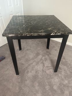 4 seat dining table $25 OBO