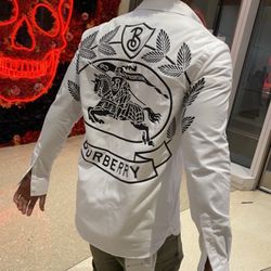 Burberry prom store