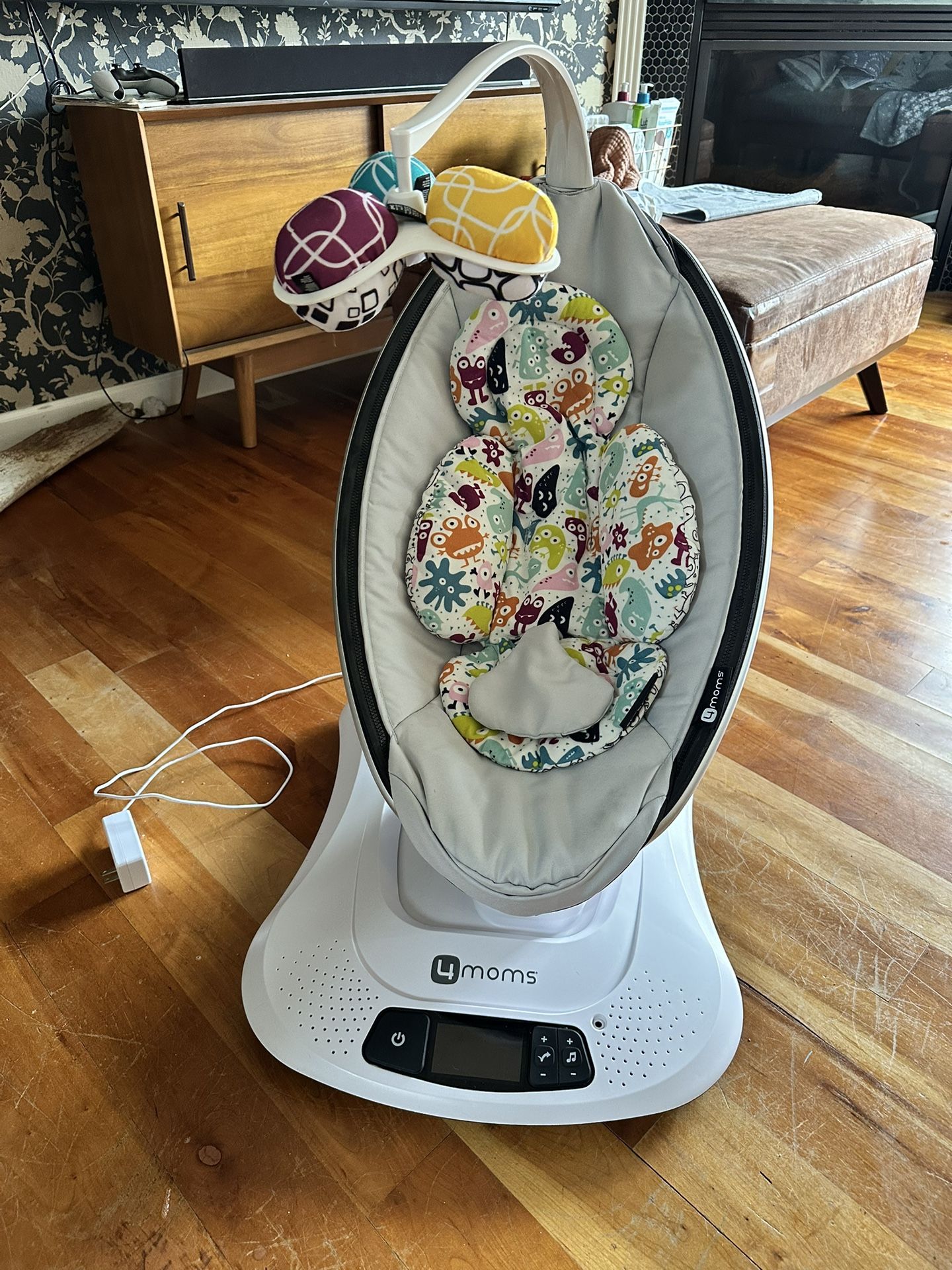 4moms Mamaroo Multi-motion Baby Swing