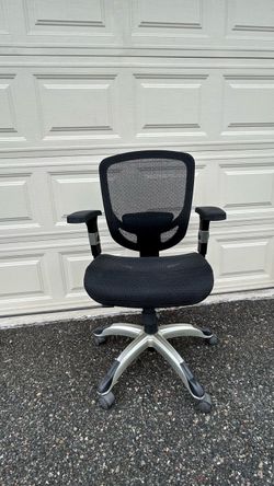 Heavy Duty Durable Mash Office Chair 5 Legs  Can adjust the upper and Down