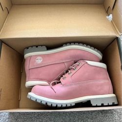 Size 7 Brand New Pink Women’s Timberland Waterproof Chukka boot