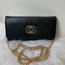 Black Bag With Gold Chain 