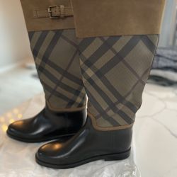 Burberry Boots Women’s 