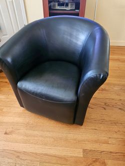 Modern Swivel Arm Chair Black