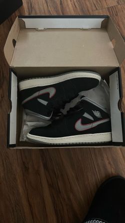 Jordan 1 Mids