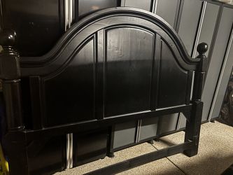 🛏️ FREE KING BED FRAME 🛏️