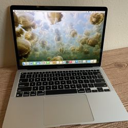MacBook Air 13 M1 Chip 8GB Memory 93% Battery 