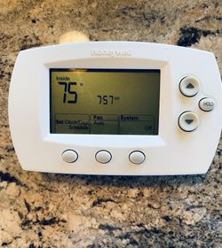 Honeywell FocusPRO 6000 Programmable Thermostat