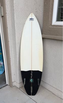 5’ 10” Maui surfboard thruster