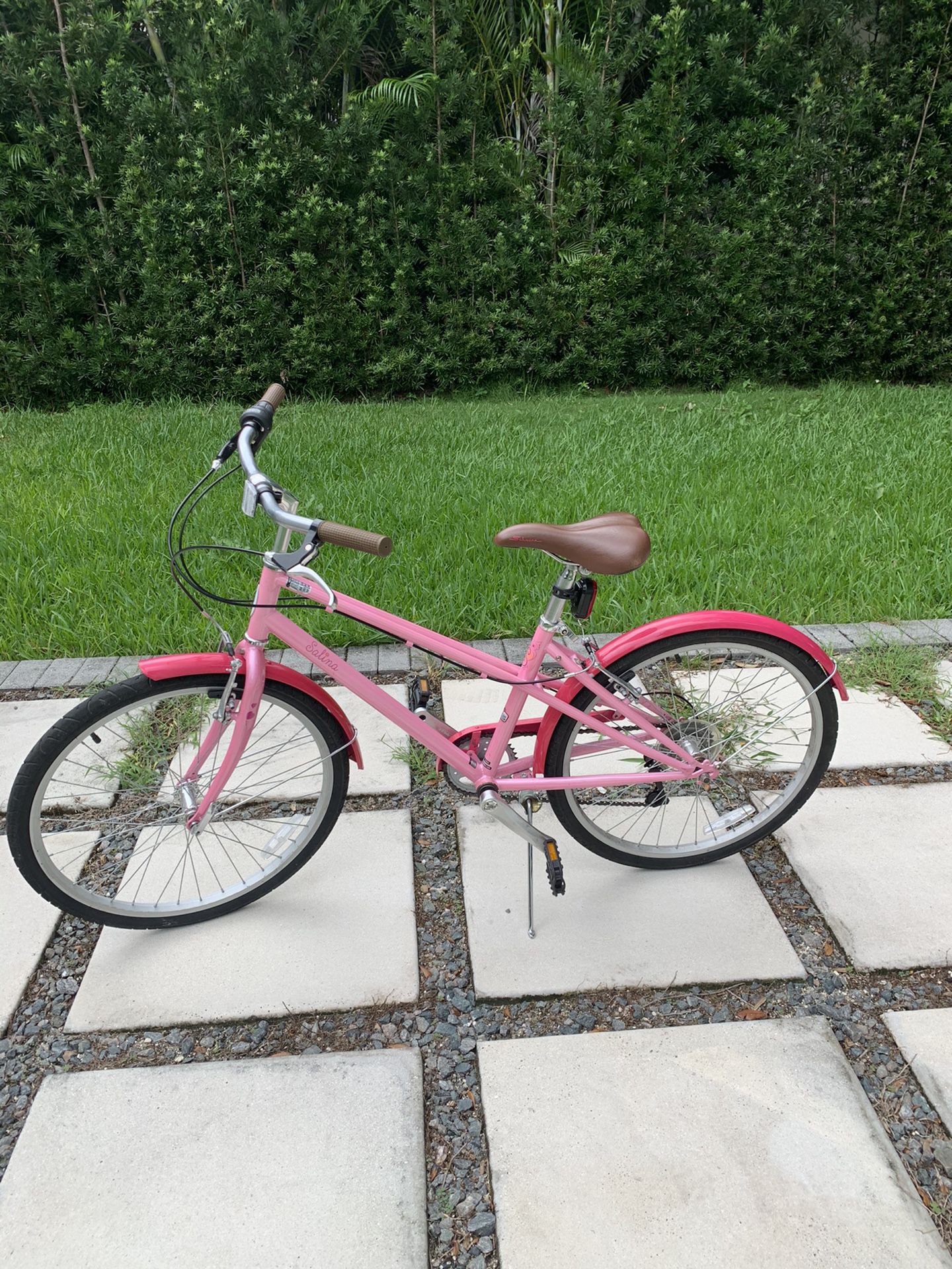 24” Schwinn Salina Girls’ Bike, Pink