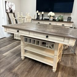 farmhouse style table 