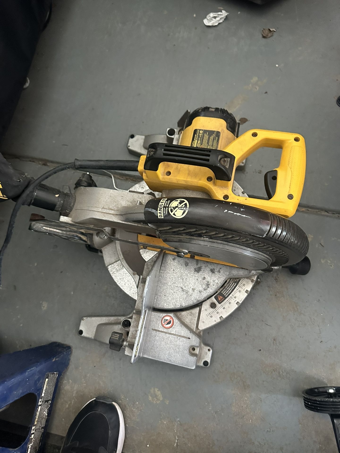 Dewalt Saw