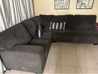 Sectional couch ￼