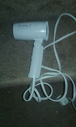 Travel blow dryer