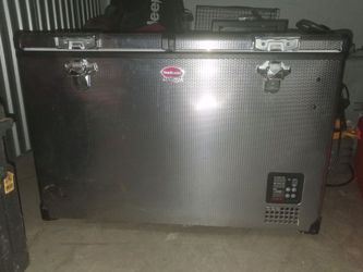SnoMaster Traveler Series TR82D (82L) Stainless Steel AC/DC Fridge/Freeze