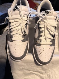 Nike Dunks, Gray And White Size 9 1/2