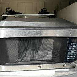 Slightly used microwave 