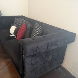 Modern Tufted Sofa – Luxury Look for Less | Perfect for Dallas Apartments