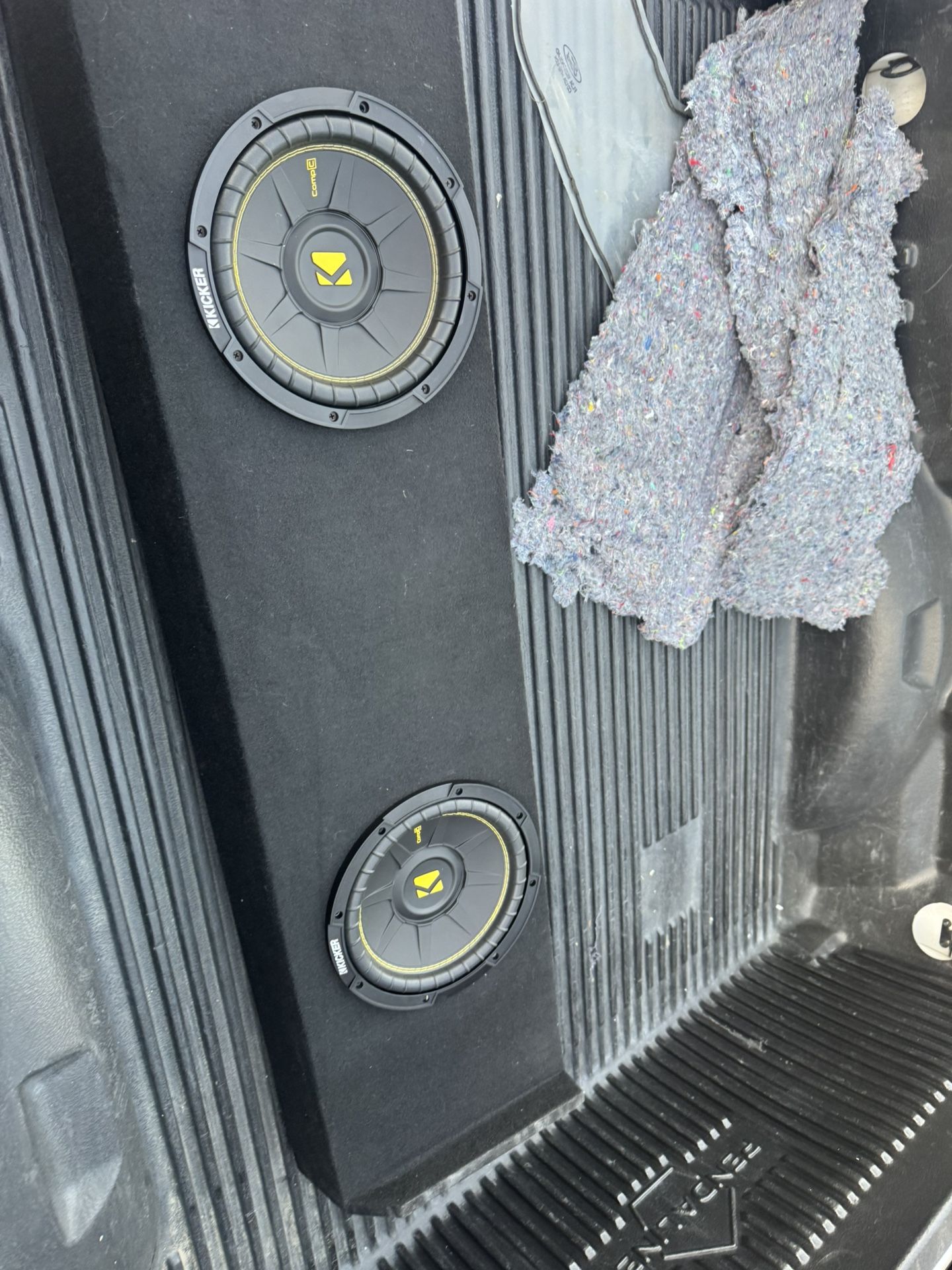 2 10 Inch Kicker Subwoofers 