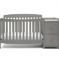 Crib And Changing Table With Drawers 