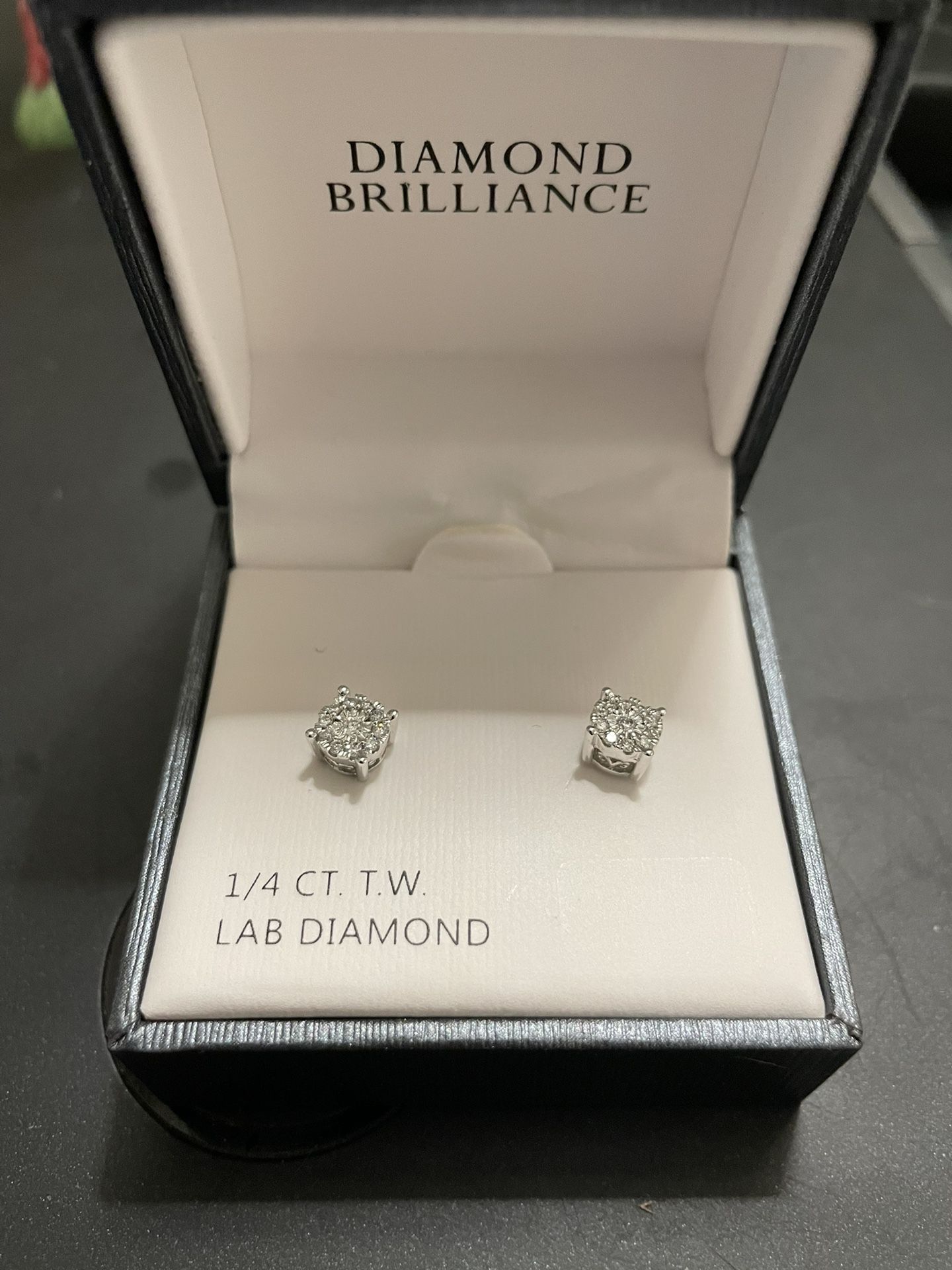 Quarter Carat Diamond Earrings 