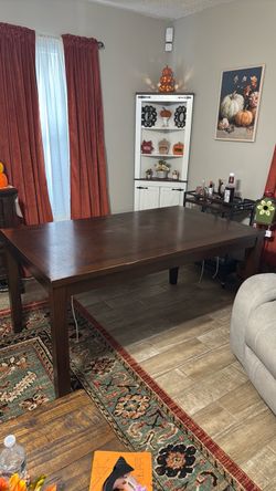 Dining room table