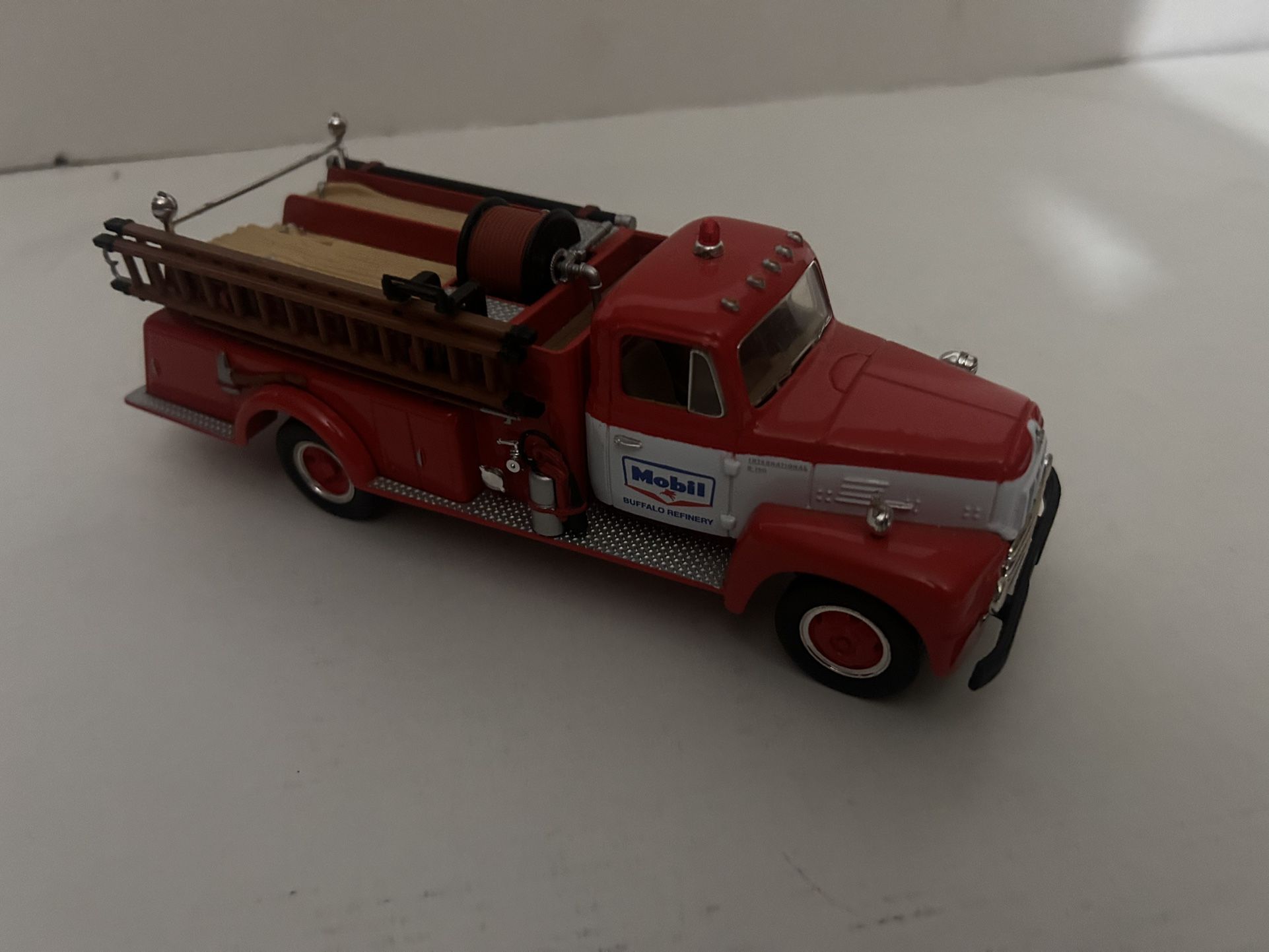 Die Cast First Gear 1957 R-190 Intl. Fire Truck Mobile