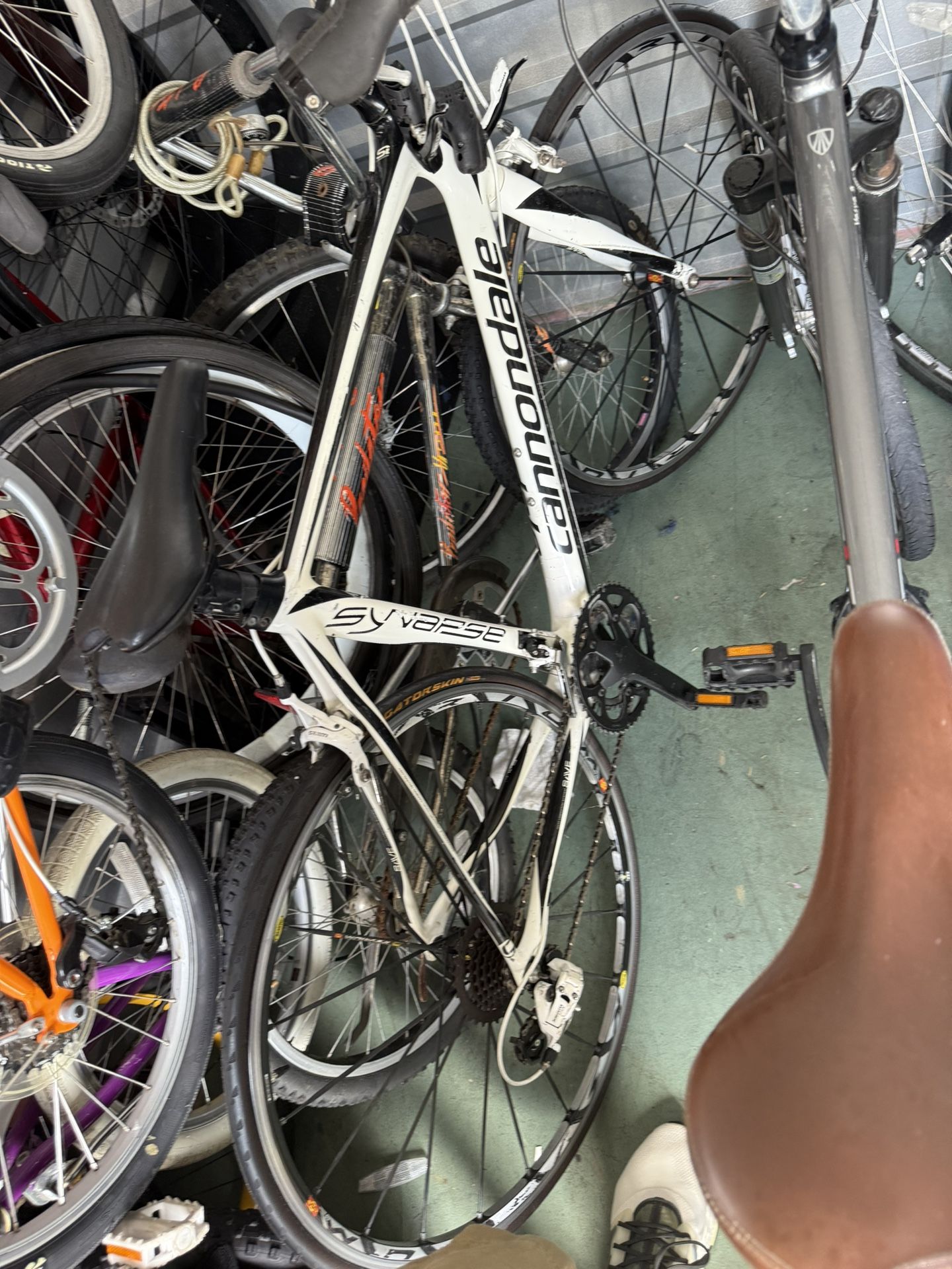 Canondale, carbon fiber Road Bike need some work