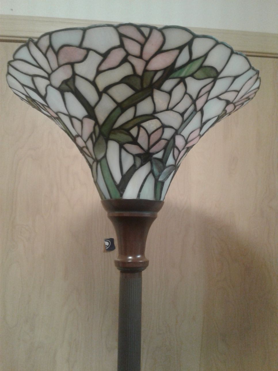 Tiffany style pole lamp**PENDING PICK UP**