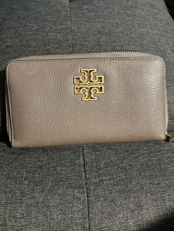 Tori Burch wallet